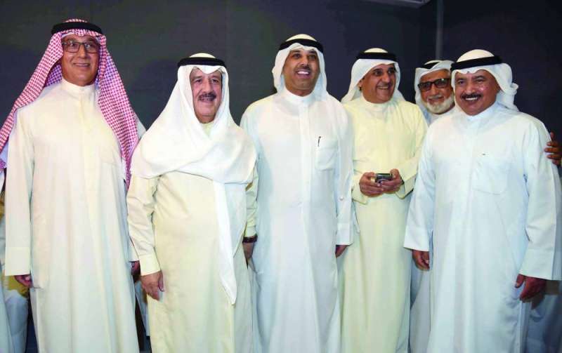 وزير العدل وزير الأوقاف فيصل الغريب مهنئاً البحراني 