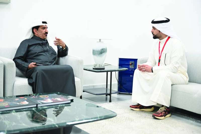 


السدحان متحدثاً للزميل فيصل التركي 