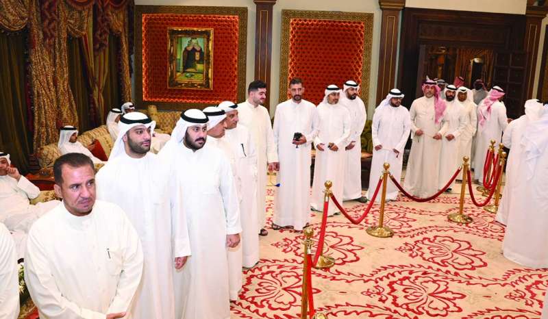 جانب من المهنئين 