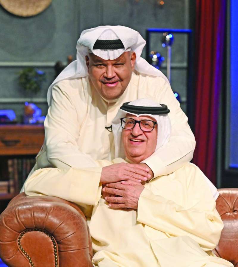 


«بوشعيل» وعلي الريّس... وعناق الأصدقاء 