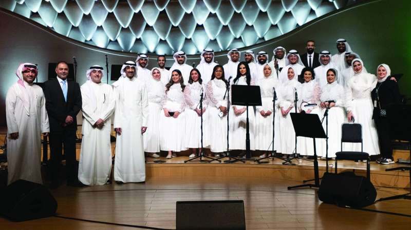 


أيوب خضر مع البعيجان وبن ثاني ومجموعة الكورال 