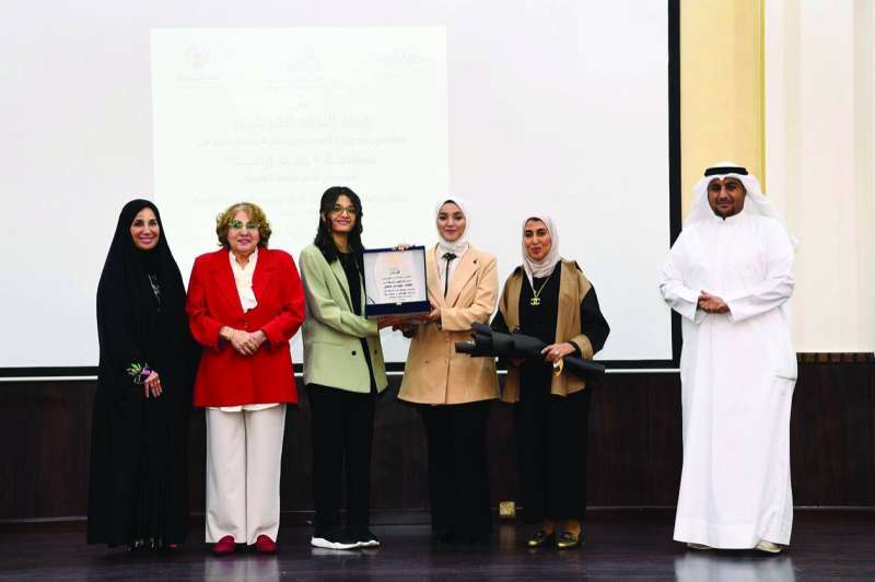 


الفائزة بالمركز الأول لولوة الدهش 