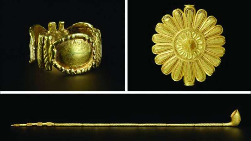 من الآثار المنهوبة