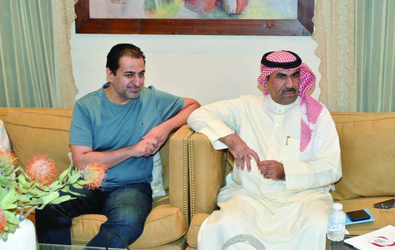 مفرح الشمري وفيصل خاجة خلال الأمسية 