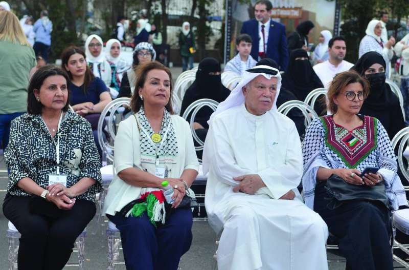 الملا متوسطة عدداً من الحضور خلال الاحتفالية 