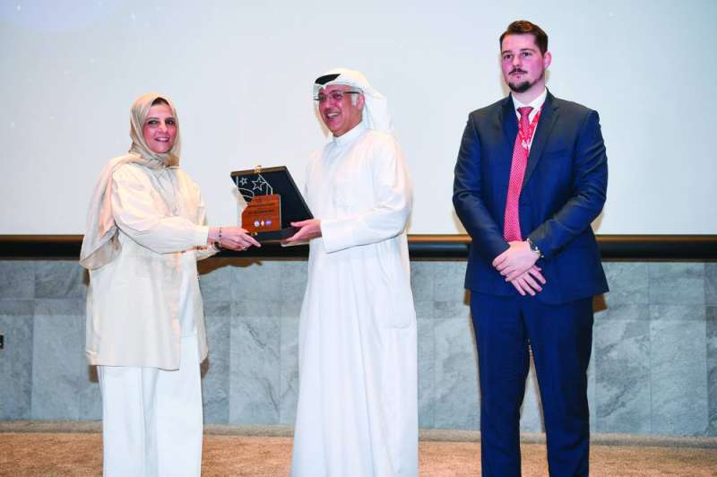 


الغانم مكرمة الفيلي 