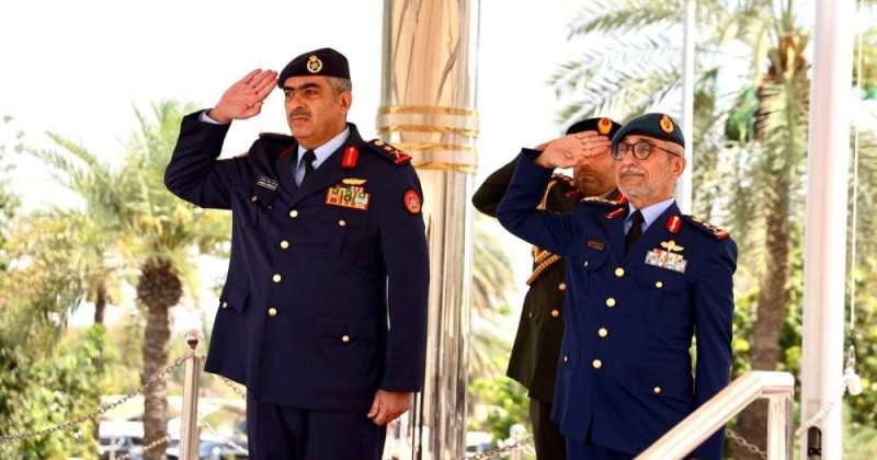 رئيس «الأركان» بحث مع نظيره الإماراتي تطوير العلاقات الدفاعية...