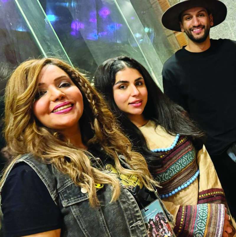 


بوعبيد مع شيماء سليمان وفاطمة القامس 