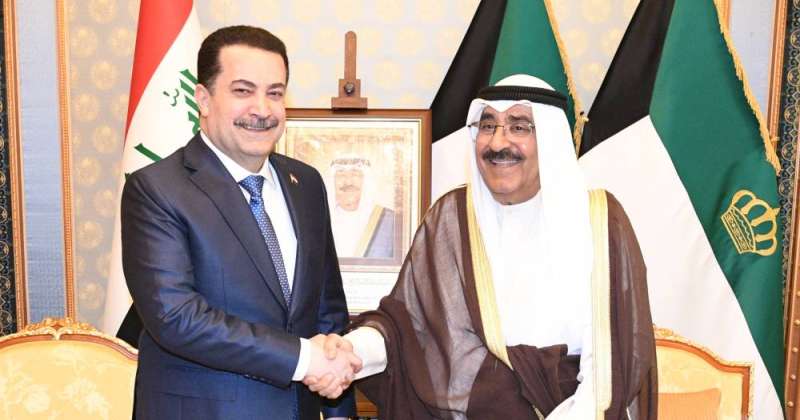 سمو الأمير يستعرض ورئيس الوزراء العراقي العلاقات الطيبة بين البلدين...