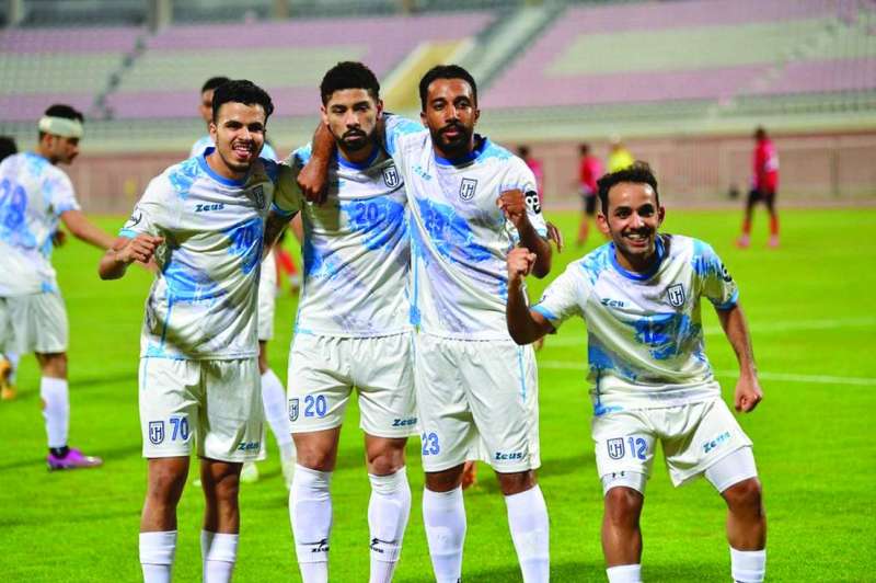 لاعبو الجهراء يحتفلون بالفوز على خيطان 