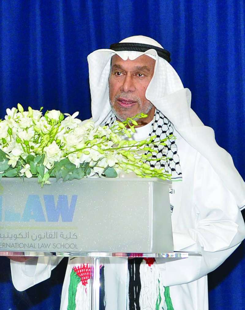 


المقاطع ملقياً كلمته في افتتاح المؤتمر 