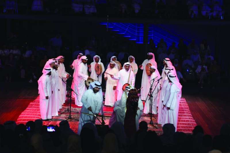 أعضاء فرقة «الماص» خلال الليلة