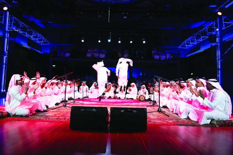 


رقص على أنغام التراث الكويتي 