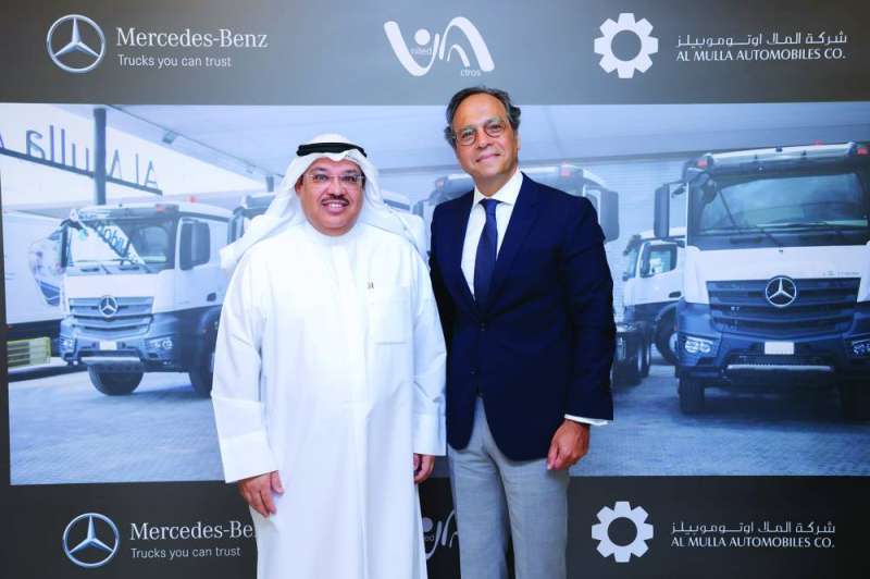 


عماد فليحان وفهد الزعبي خلال الاحتفال 
