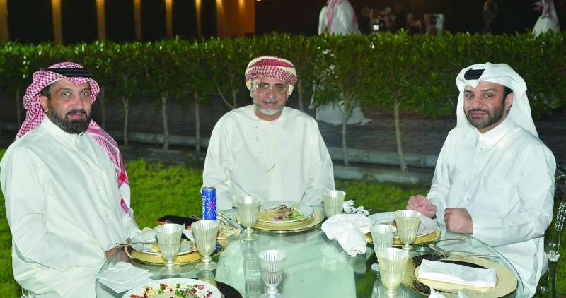 ديبلوماسيان قطري وعماني والزميل غانم السليماني