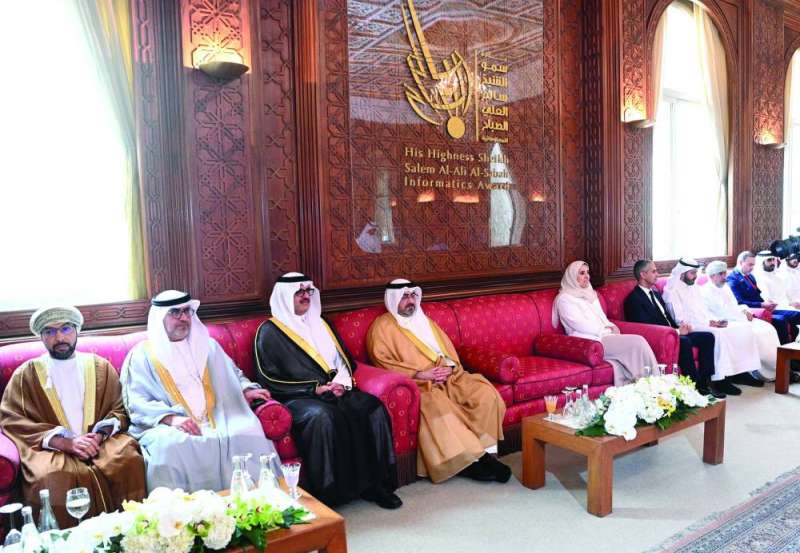 عايدة السالم ومحافظ العاصمة وسفراء وشخصيات خلال اللقاء السنوي لجائزة المعلوماتية 	 (تصوير نايف العقلة) 