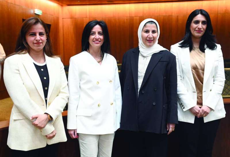 عضوات المجلس قبل الجلسة 