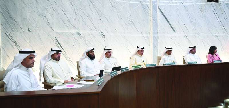 الجهاز التنفيذي للبلدية حاضر الجلسة 