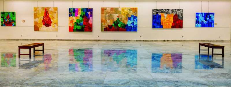 


ألوان الأكريلك والزيت تزيّن لوحات الكانفس 