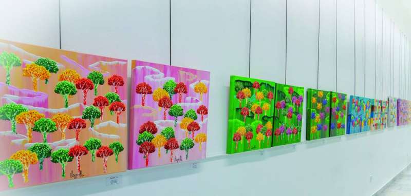 جانب من لوحات المعرض