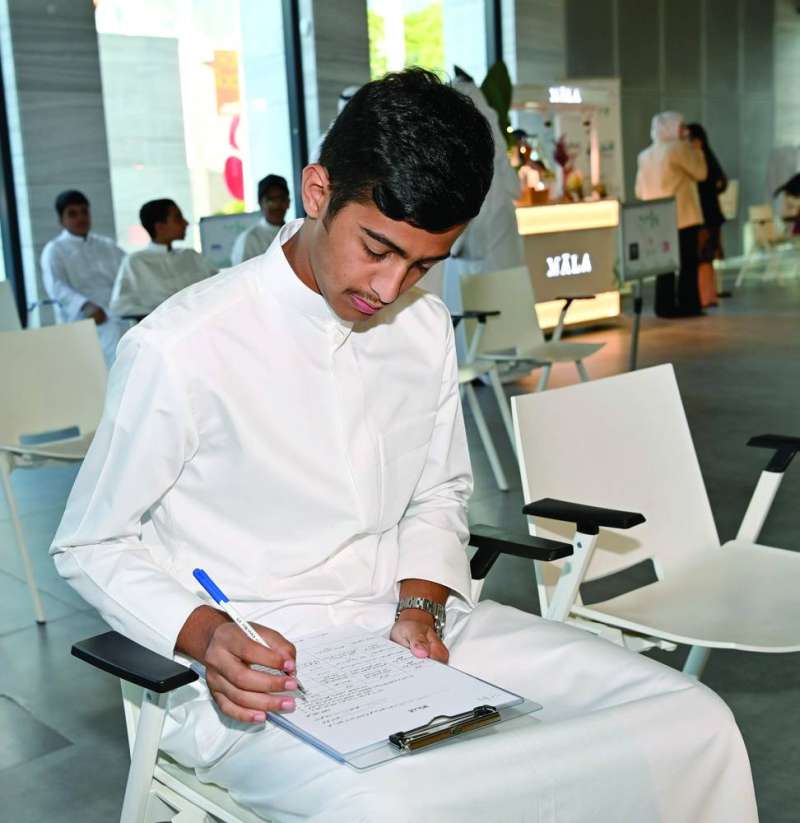 طالب يُسجل في مشروع واعد