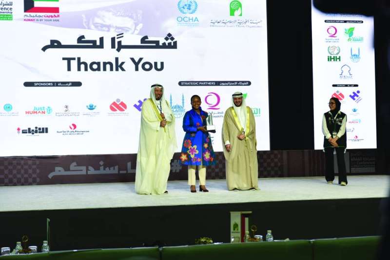 


تكريم جويس مسويا 