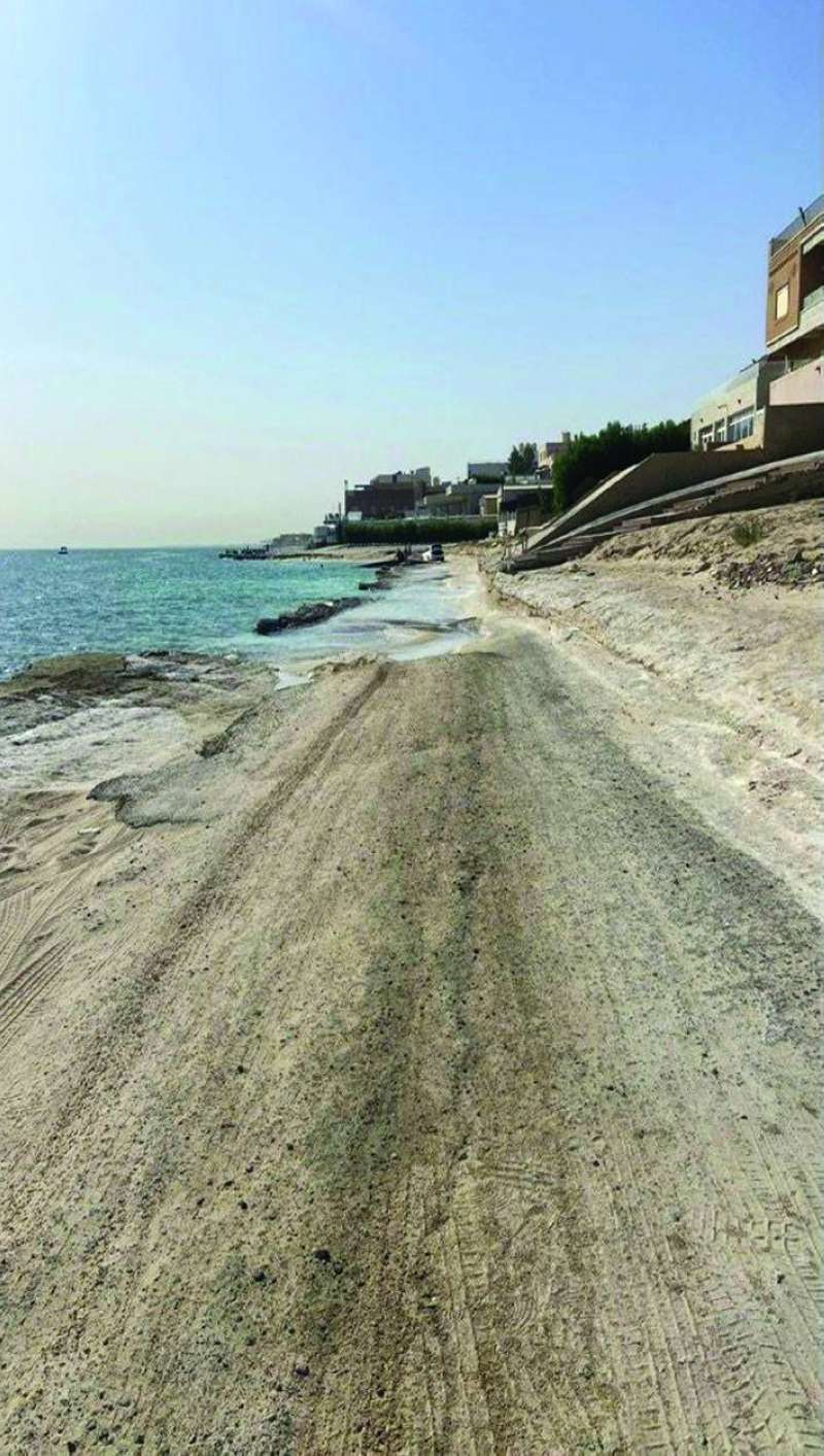 تحذيرات بيئية من تآكل الشواطئ