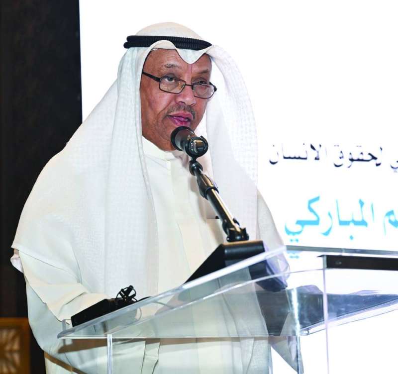 جاسم المباركي متحدثاً (تصوير أسعد عبدالله)