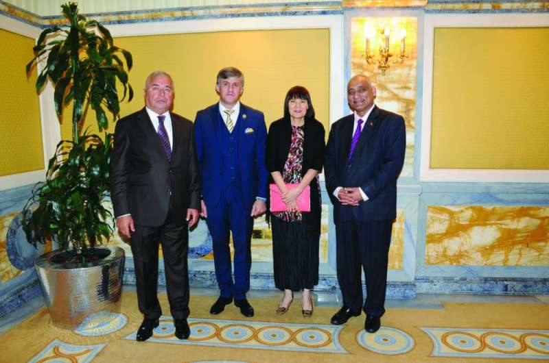 السفراء زبيدوف وبالانوتسا وعشيق الزمان مع السفيرة الأميركية 