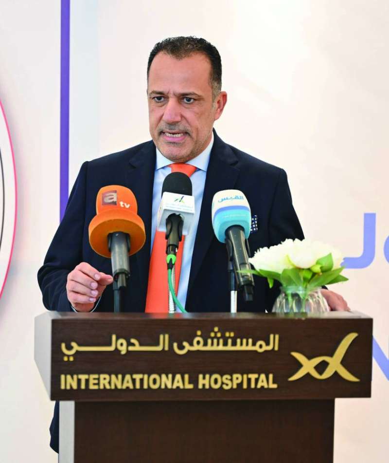 الدكتور حسين المجادي متحدثاً 