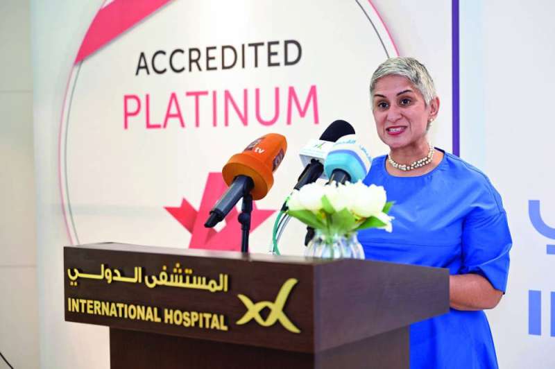 السفيرة الكندية ملقية كلمتها 