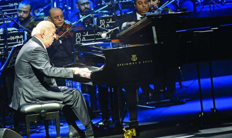 


«عناق الأنامل»... بين خيرت والبيانو 