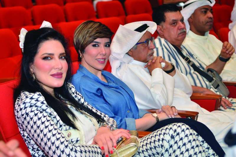 


هبة الدري وغادة الرزوقي وبدر محارب وحسن الإبراهيم 