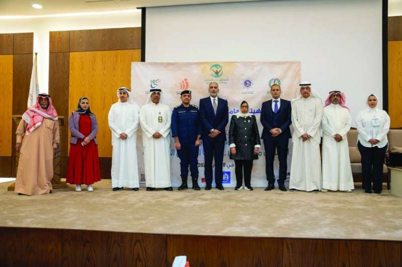 عدد من المشاركين في جلسات المؤتمر