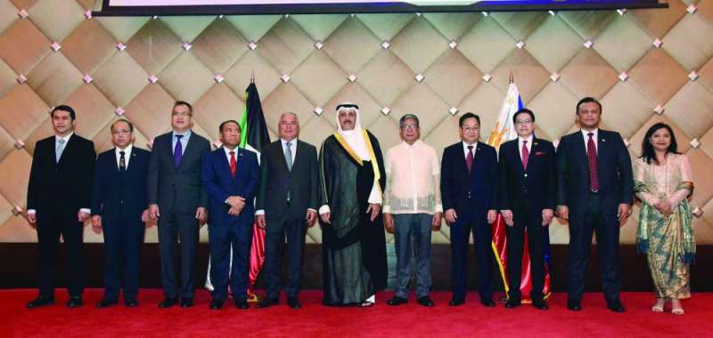 السفير حيات وسفراء آسيا 
