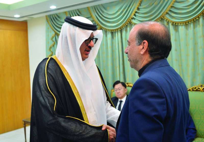 


سفير خادم الحرمين معزياً السفير الإيراني 