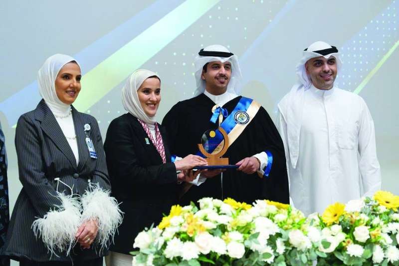 إيمان الشرهان خلال تكريم المتفوقين