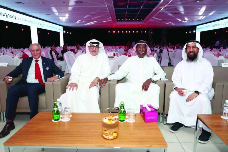 


من اليسار: جاك فغالي وجاسم المراغي وسعد الجمعة وإبراهيم الفوزان 