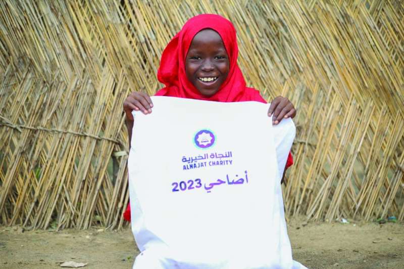 طفلة سعيدة بالأضحية (أرشيفية)