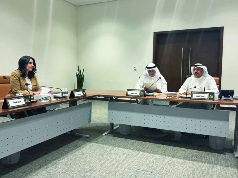 جانب من اجتماع لجنة محافظة مبارك الكبير 