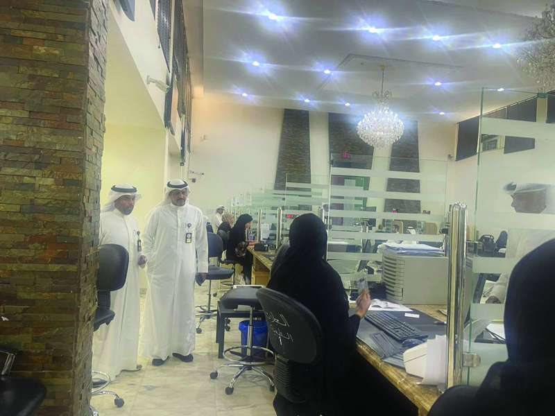 


المطيري والبداح خلال الجولة 