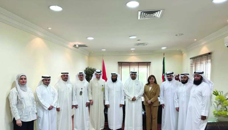 لجنة العاصمة في «البلدي» مع مدير شؤون محافظتي العاصمة والجهراء ومدير بلدية محافظة العاصمة 