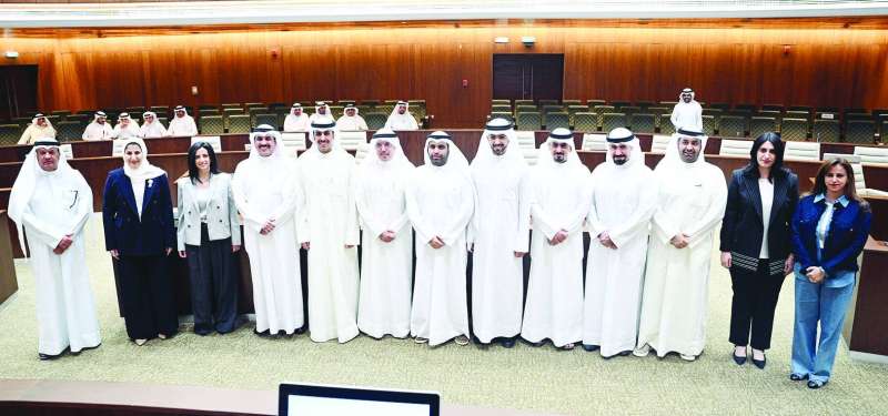 أعضاء المجلس البلدي في صورة جماعية 