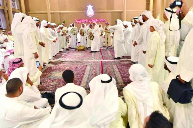 


من الفنون البحرية لفرقة العميري 