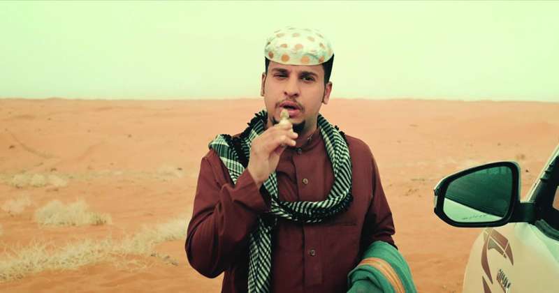 


عامر ممسكاً «الضّب» الذي منحه الحظ 