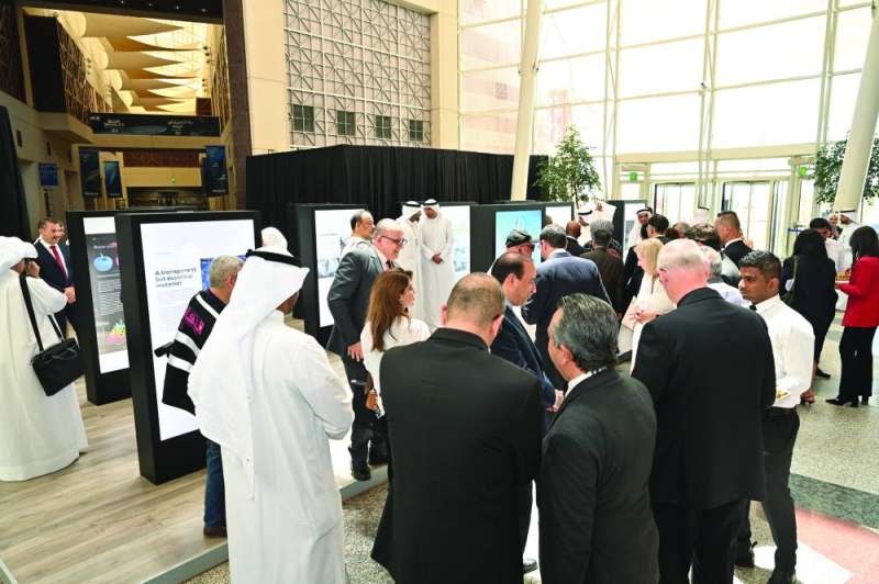 من أجواء «عصر الزجاج»