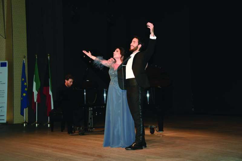 


فقرة من الغناء الأوبرالي 