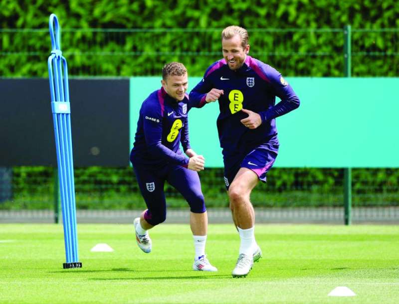 


هاري كاين خلال تدريبات المنتخب الإنكليزي	 (رويترز) 