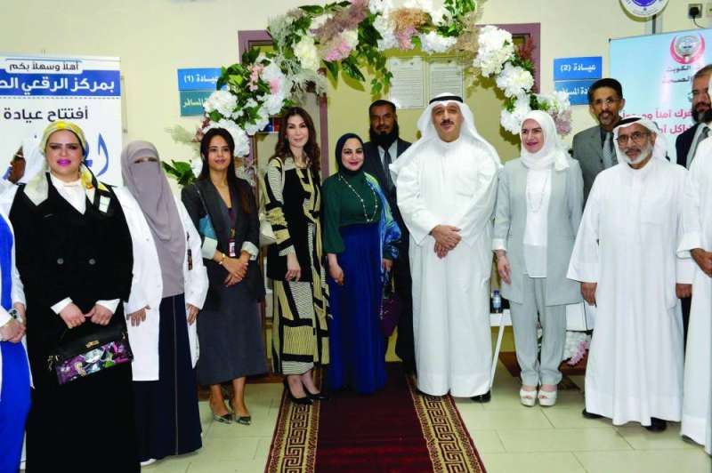 


العوضي متوسطاً قياديي «الصحة» والعاملين في مركز الرقعي 