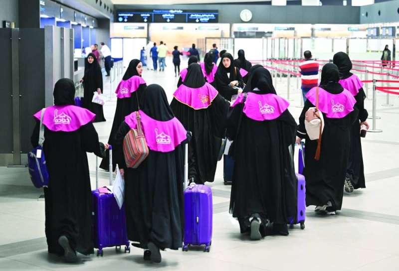 حاجات في طريقهن للمُغادرة